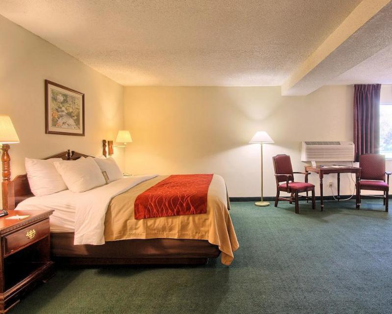Super 8 By Wyndham Chambersburg I-81 Hotell Exteriör bild