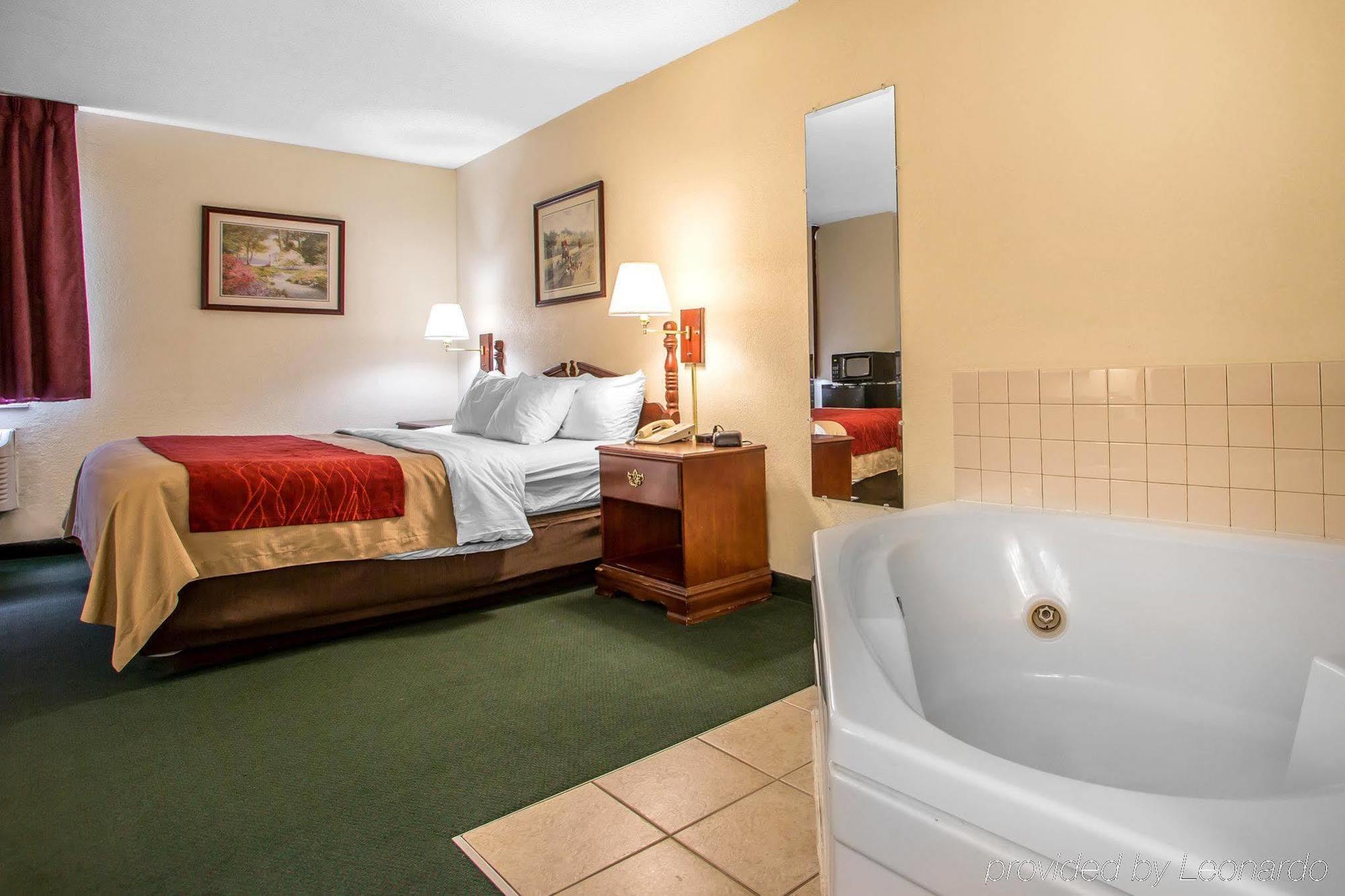 Super 8 By Wyndham Chambersburg I-81 Hotell Exteriör bild