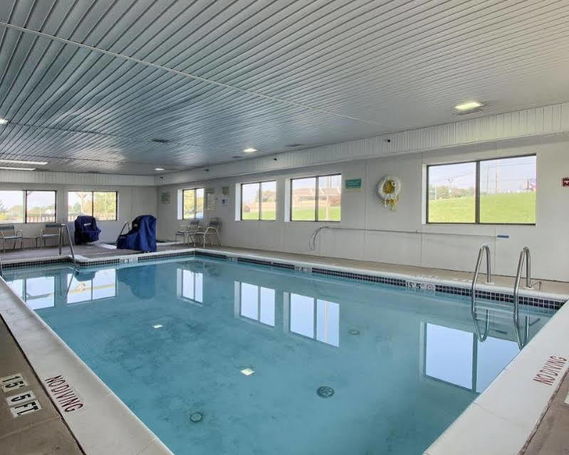 Super 8 By Wyndham Chambersburg I-81 Hotell Exteriör bild