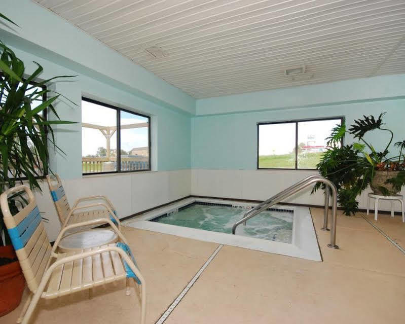 Super 8 By Wyndham Chambersburg I-81 Hotell Exteriör bild