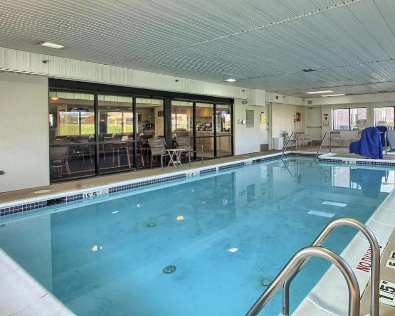 Super 8 By Wyndham Chambersburg I-81 Hotell Exteriör bild