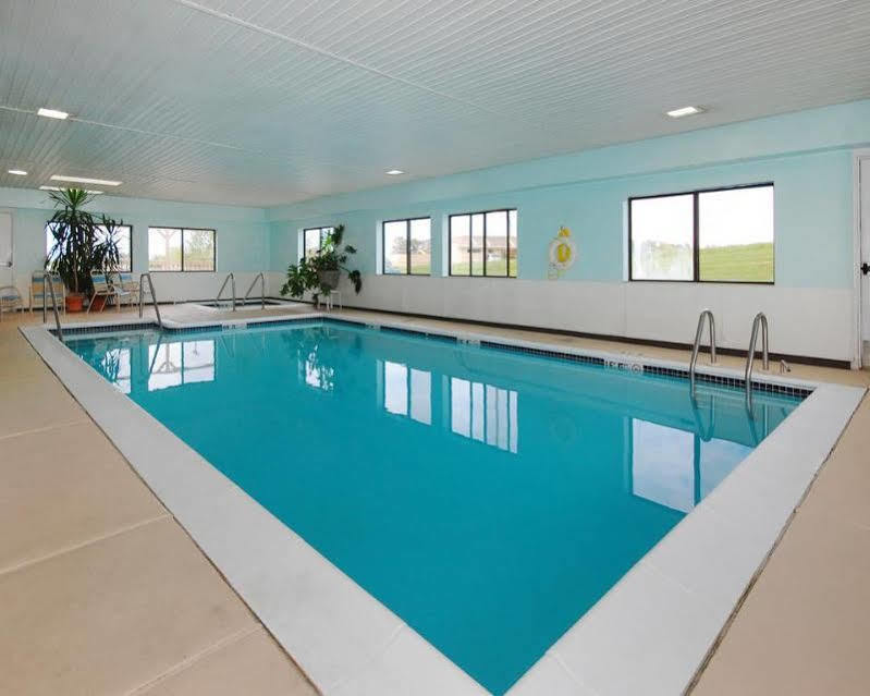 Super 8 By Wyndham Chambersburg I-81 Hotell Exteriör bild